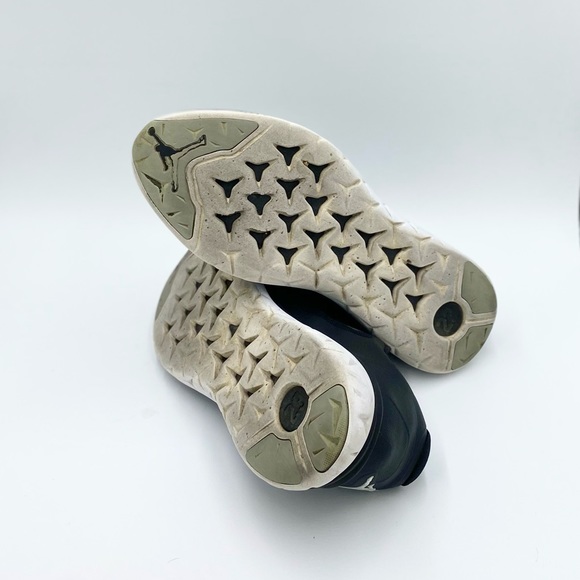 Jordan Flight Runner 2 - Size 12 Black/White 715572-005 - Picture 5 of 6